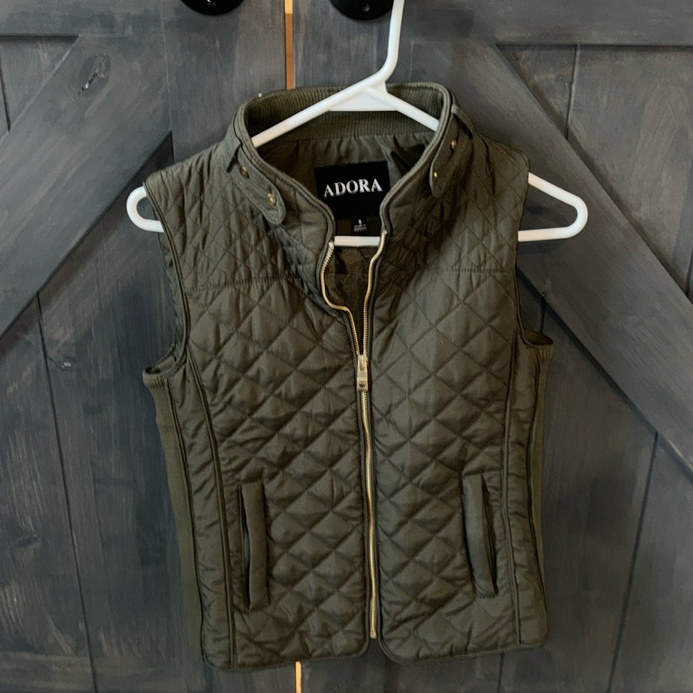 Adora Vest Size Small